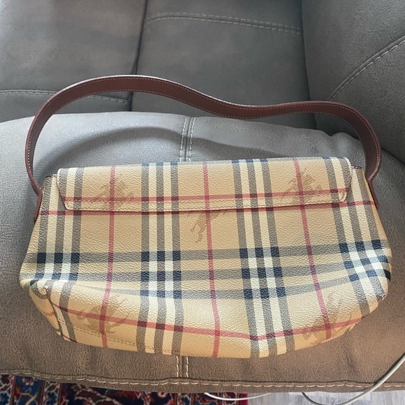 Authentic Burberry bag. Excellent condition. - Picture 2 of 6